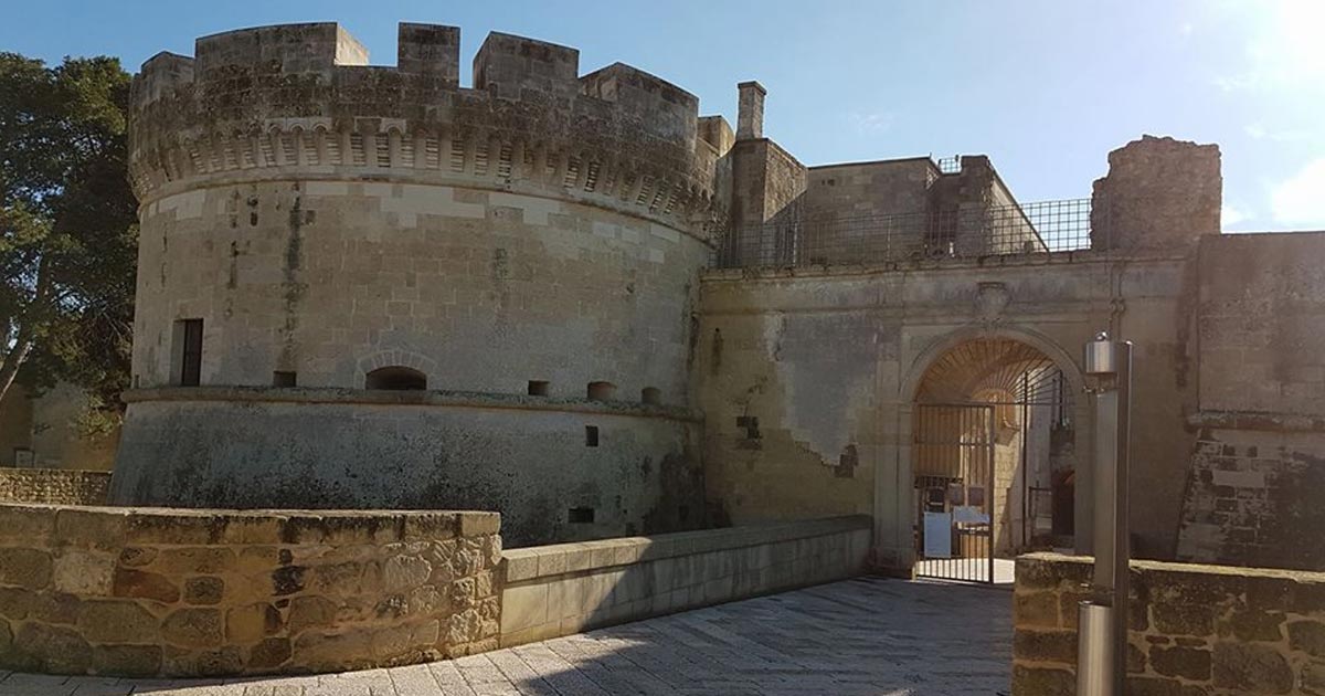 Acaya e il suo integro fortificato rinascimentale