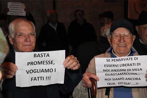 Trani, i pensionati chiedono di tornare a Villa Guastamacchia
