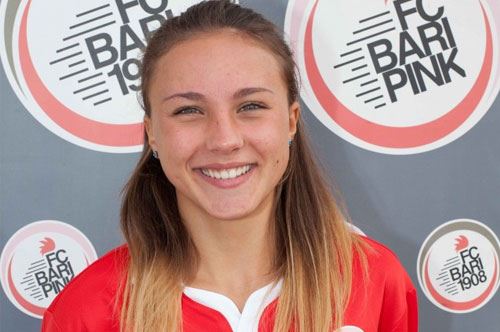Debora Novellino, dai tacchetti dalla Pink Bari al tacco 12 di Miss Italia Debora Novellino, dai tacchetti dalla Pink Bari al tacco 12 di Miss Italia