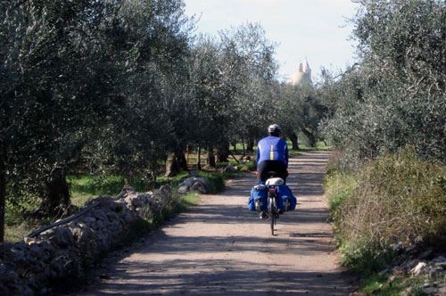 Ciclovia dei Borboni, un road-book da Bari a Napoli
