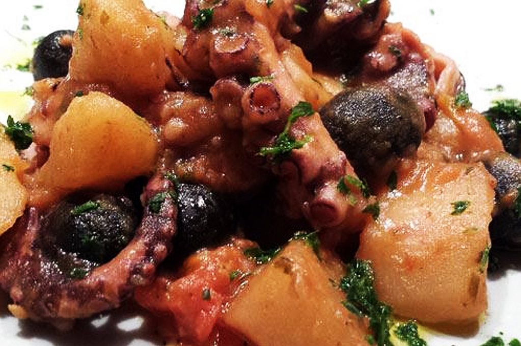 Polpo in umido con Patate (Ingredienti e Ricetta) - Puglia.com
