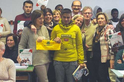 Libri e non bombe, a Taranto Legambiente e migranti leggono insieme