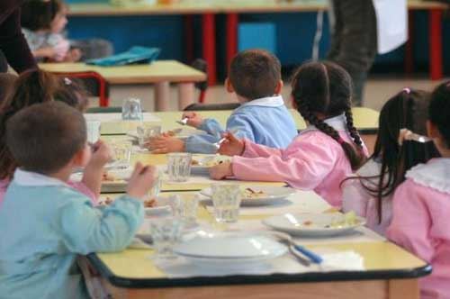 Bari, nelle scuole ecco la mensa a chilometro zero Bari, nelle scuole ecco la mensa a chilometro zero