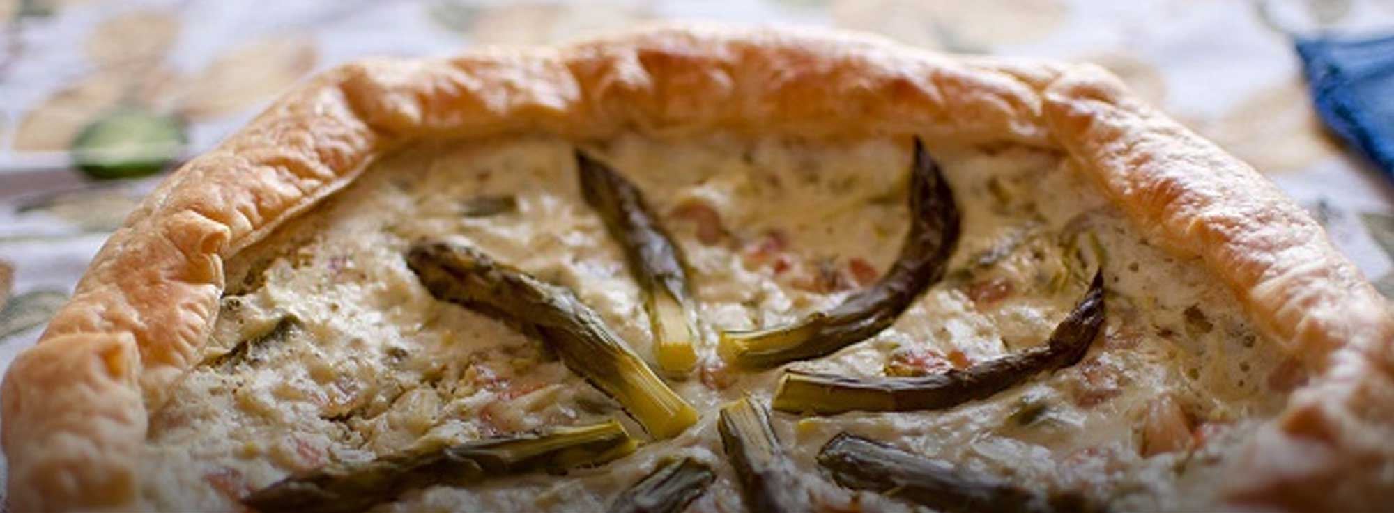 Ricetta: Torta salata di sgombri e asparagi