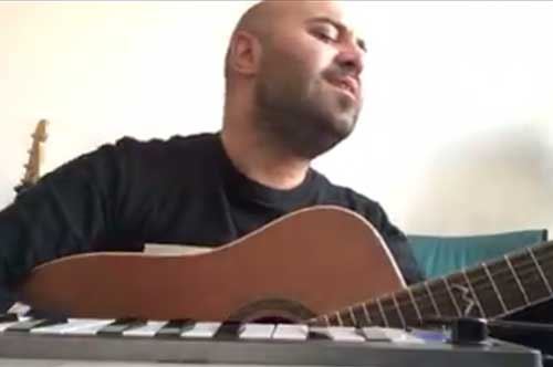 Giuliano Sangiorgi canta la Municipal: endorsement natalizio in salsa salentina