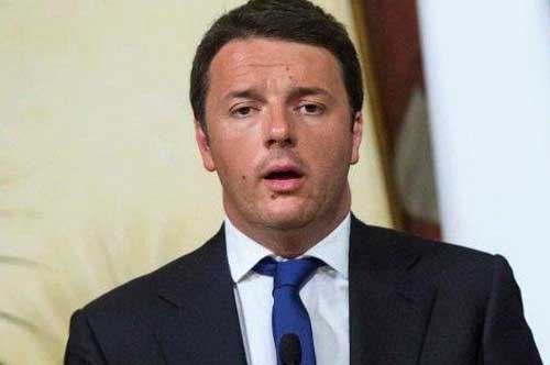 Renzi, visita a sorpresa a Taranto: “Qui per i lavoratori Ilva” Renzi, visita a sorpresa a Taranto: “Qui per i lavoratori Ilva”