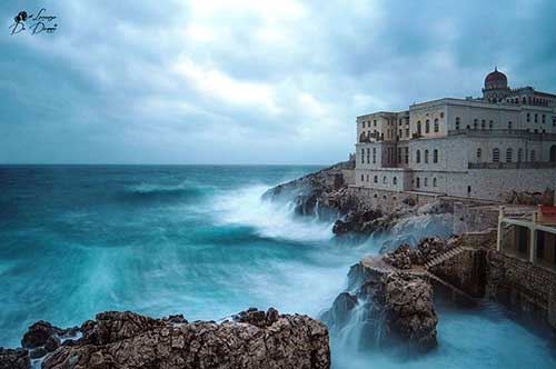 Santa Cesarea Terme, la potenza della mareggiata anticipa la primavera
