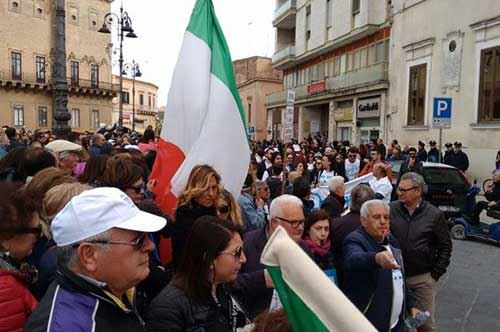 Manduria, vittoria dei manifestanti: nessuno scarico a mare per il depuratore Manduria, vittoria dei manifestanti: nessuno scarico a mare per il depuratore
