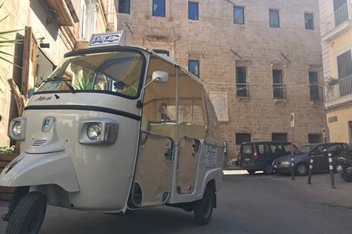 Taranto, ecco il calessino per il tour del centro storico Taranto, ecco il calessino per il tour del centro storico