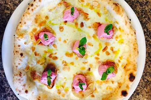 Giro d’Italia, ecco una pizza speciale ad Alberobello Giro d’Italia, ecco una pizza speciale ad Alberobello
