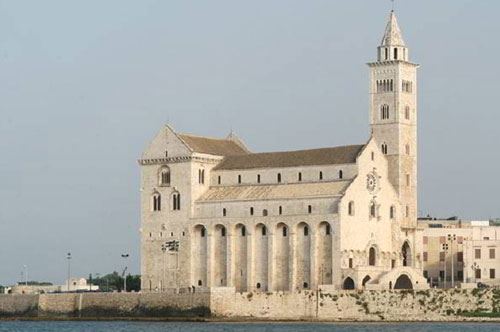 Welcome to Trani, gli studenti promuovono la Perla dell’Adriatico Welcome to Trani, gli studenti promuovono la Perla dell’Adriatico