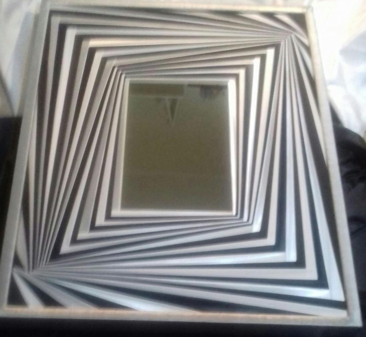 “AsSETAto”, le opere di Angelo Piccolo approdano a Trani