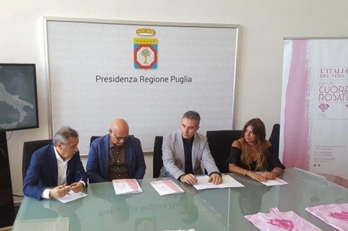 Aereoporti di Puglia colorati di “rosè” per la campagna promozionale