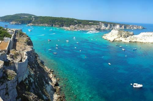 Turismo, boom di prenotazioni per l’estate in Puglia