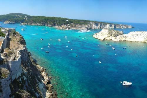 Turismo in Puglia, contributi per lo sviluppo di servizi turistici in regione