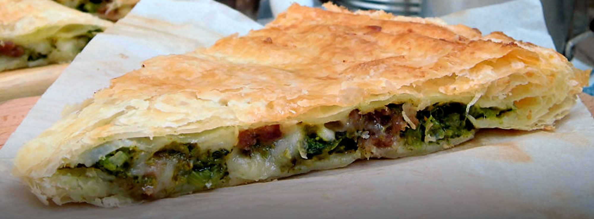 Ricetta: Calzone con salsiccia pugliese, bietole e mozzarella