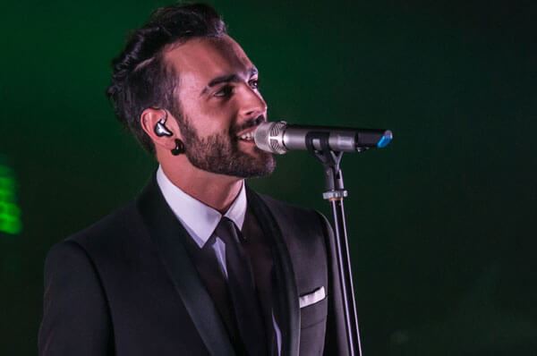 Marco Mengoni al Concertone di fine anno in piazza a Bari con Radionorba