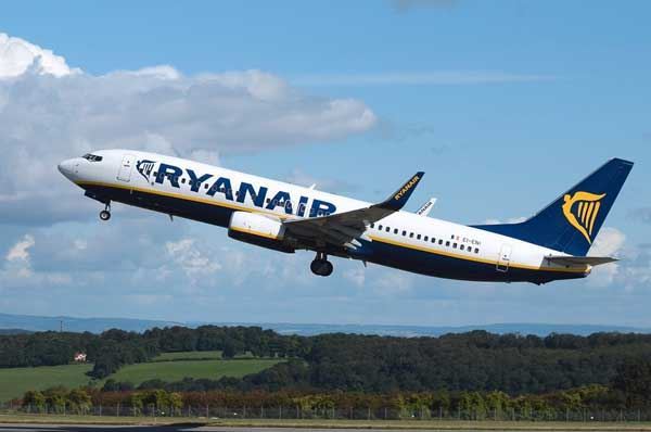 Nuove rotte aeree da Bari e Brindisi, aeroporti pugliesi in crescita Nuove rotte aeree da Bari e Brindisi, aeroporti pugliesi in crescita