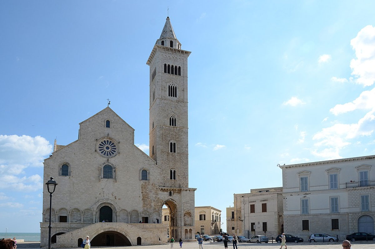 Cattedrale di Trani, capolavoro romanico affacciato sul mare