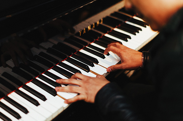 PianOstuni, festival dedicato al piano e alla musica tra le strade della città bianca