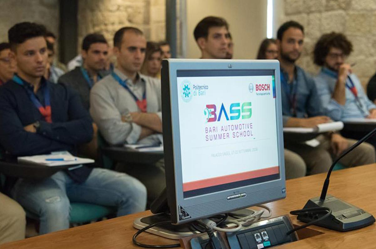 Una superauto creata dagli studenti: a Bari la monoposto da corsa