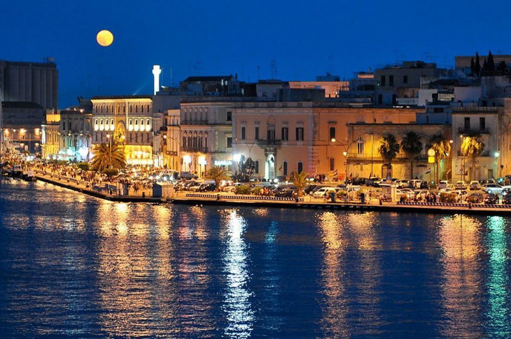 Brindisi e i castelli dell'entroterra Mesagne, San Vito, Francavilla Fontana e altri luoghi d Brindisi e i castelli dell'entroterra Mesagne, San Vito, Francavilla Fontana e altri luoghi d