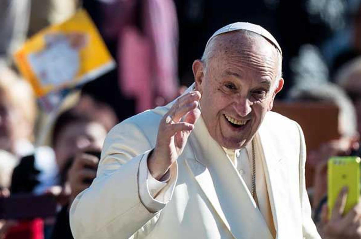 Papa Francesco, una dichiarazione d’amore al mare della Puglia