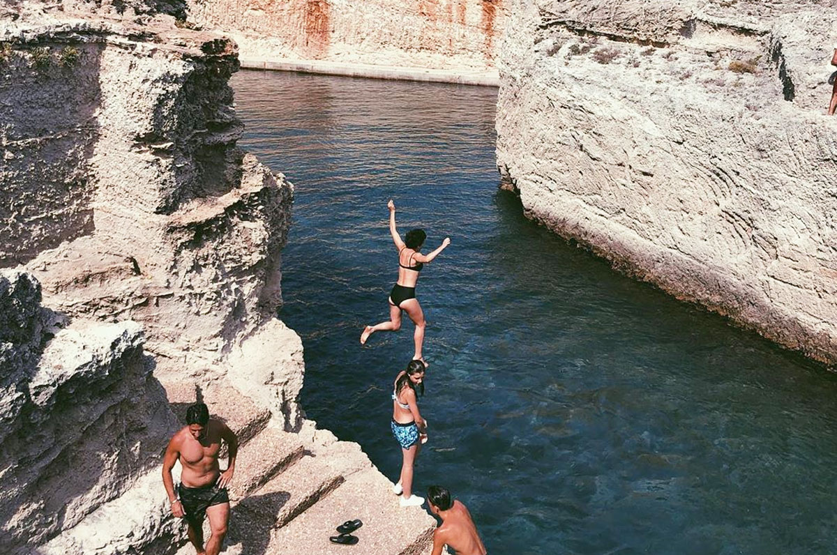 Marina di Novaglie, mare profondo e blu di Puglia