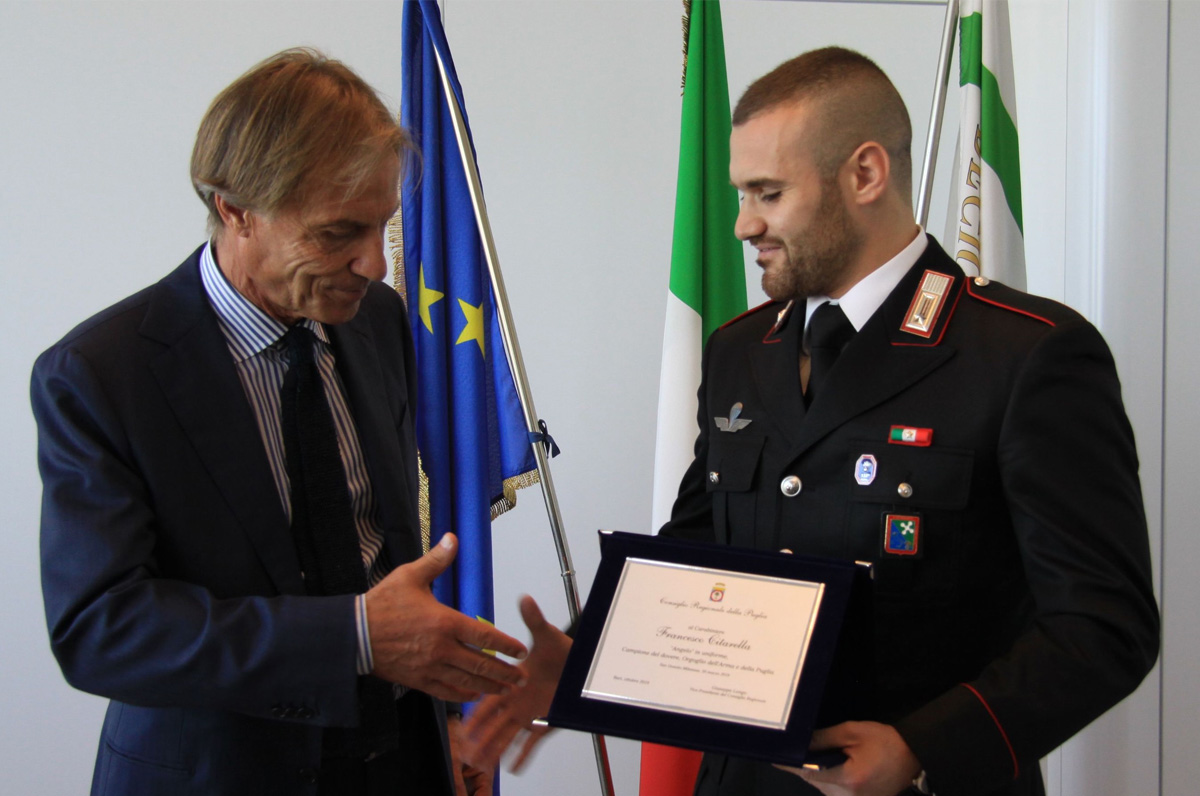 Salvò 51 studenti: targa al carabiniere pugliese Citarella
