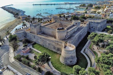 castello svevo di manfredonia puglia
