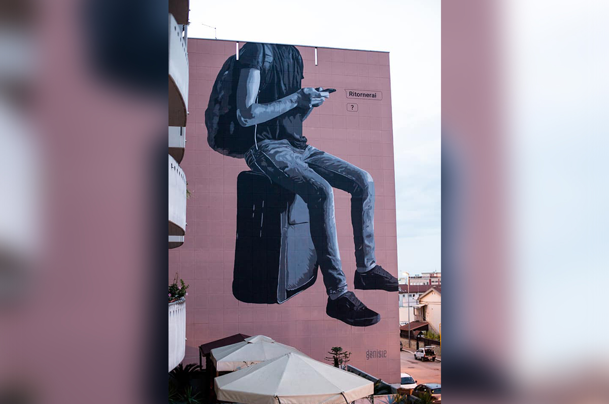 “Ritornerai?”, ad Andria un murale per gli studenti fuori sede “Ritornerai?”, ad Andria un murale per gli studenti fuori sede