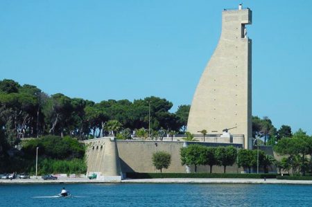 monumento al marinaio brindisi