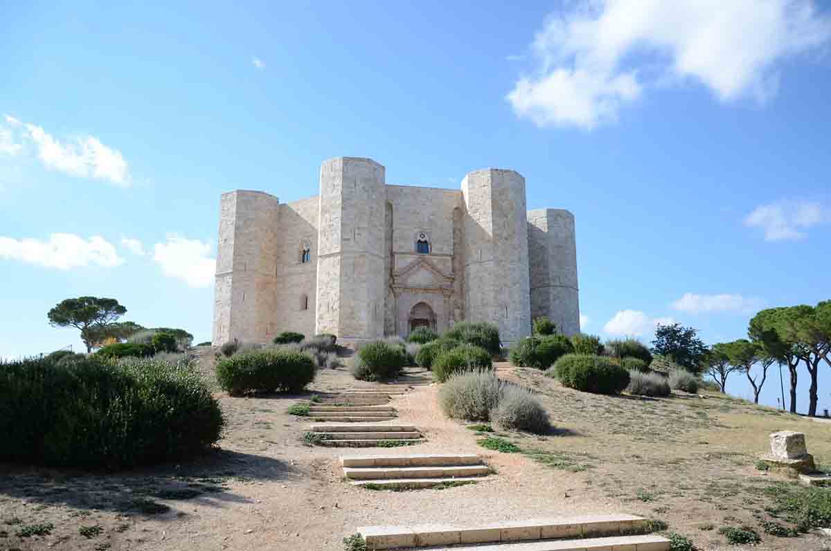 Puglia in zona gialla, da oggi riaprono i musei