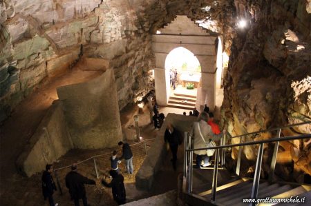 Grotta San Michele Puglia