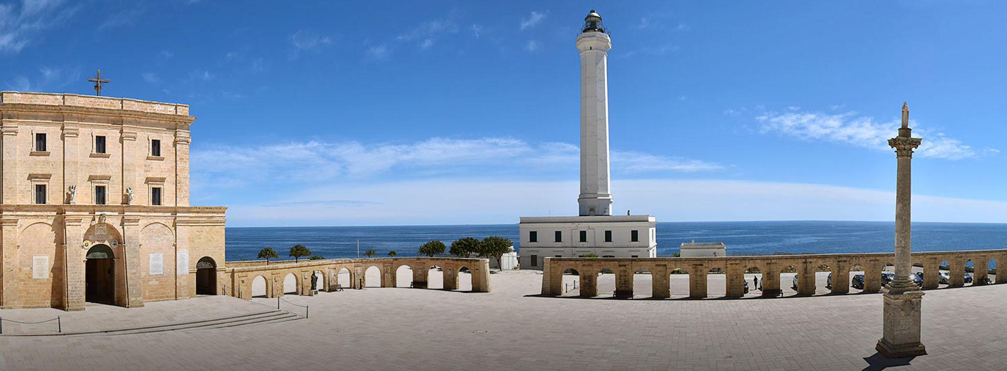 Santuario di Santa Maria di Leuca, chiesa a pochi passi dal mare Santuario di Santa Maria di Leuca, chiesa a pochi passi dal mare