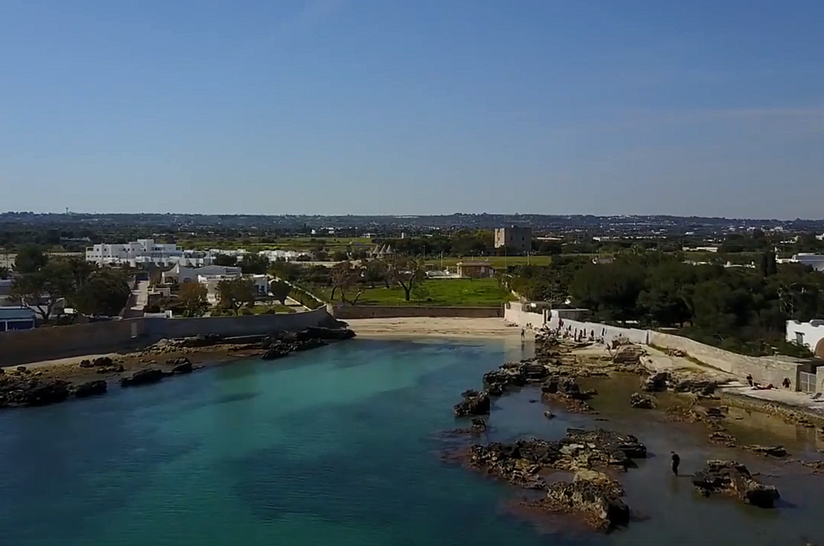 Porto Cavallo, caletta sabbiosa di Polignano a Mare Porto Cavallo, caletta sabbiosa di Polignano a Mare