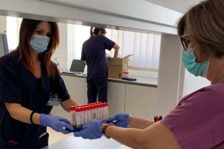 Policlinico di Bari, macchinario che esamina fino a 10mila tamponi al giorno