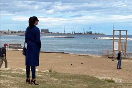 Luisa Ranieri, ciak nella spiaggia a Pane e Pomodoro di Bari