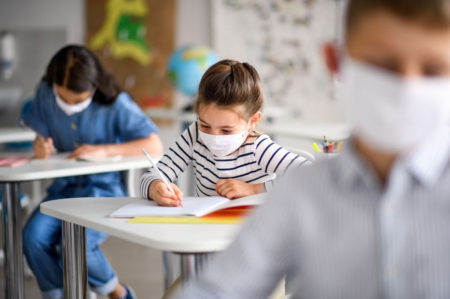 Scuole in Puglia, ordinanza di Emiliano