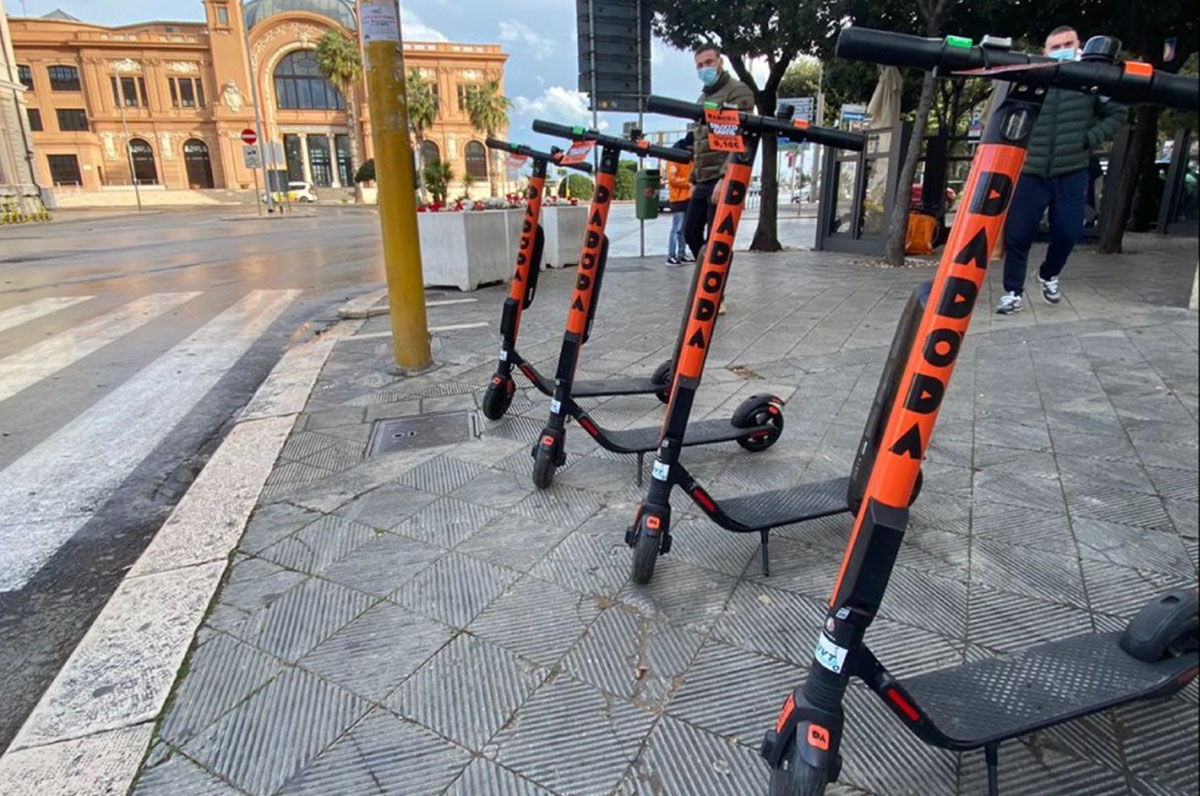 Bari, cresce la mobilità elettrica: 1800 monopattini a noleggio