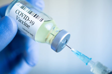 Vaccini Covid, dal 22 dosi per gli ultra 80enni