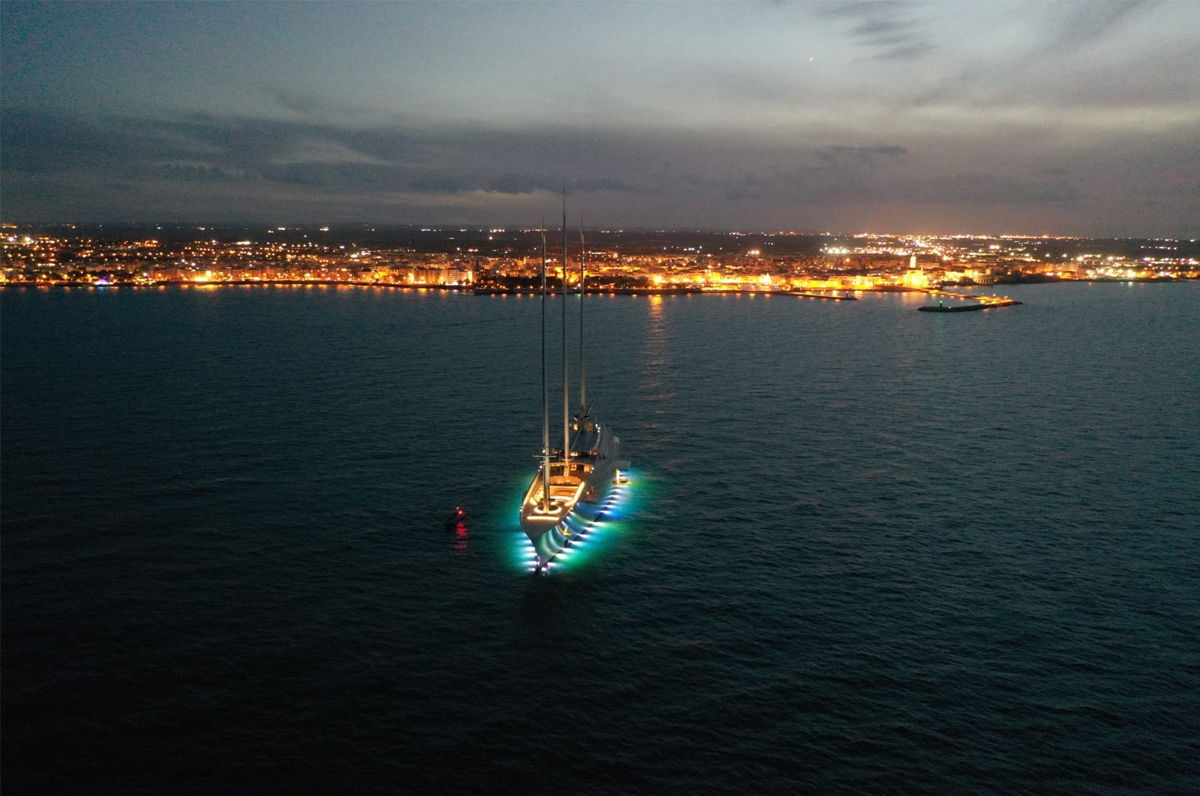 Sailing Yacht A, in Puglia la barca a vela più grande al mondo