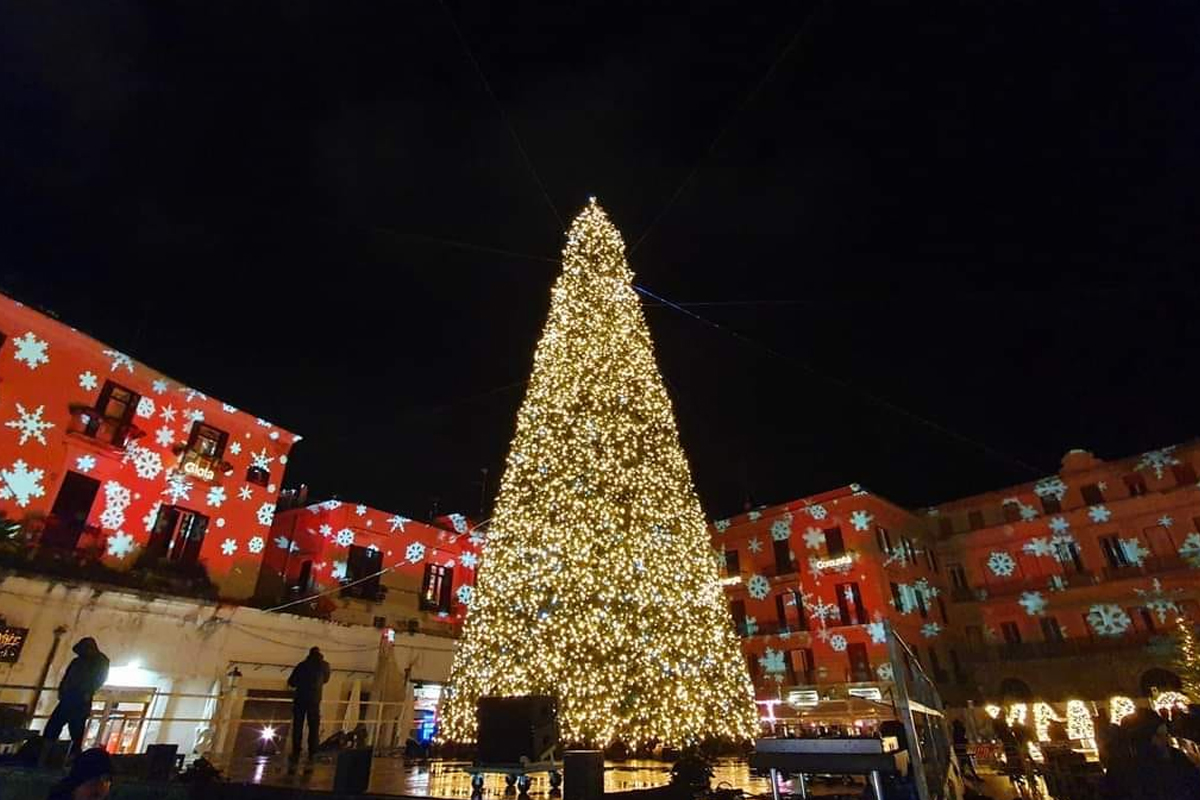 Natale in Puglia, le foto più belle delle città addobbate