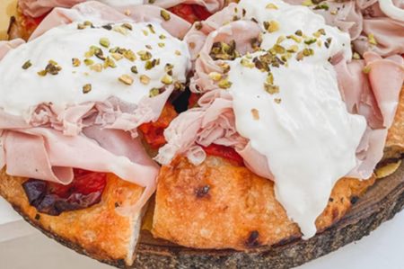 Focaccia pugliese, varianti