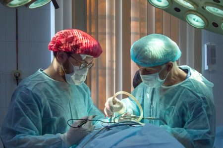 Bari, bambino di 7 anni operato al cervello