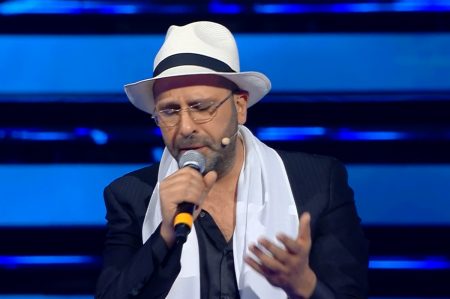 Checco Zalone virologo di Sanremo