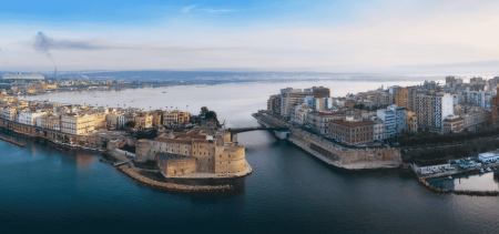 Figlia del mare: origini di Taranto e leggenda del delfino | Puglia.com