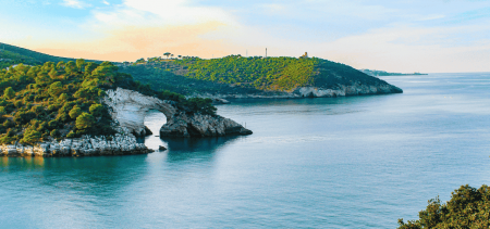 Trekking in Puglia: 3 escursioni in Puglia tra mare, canyon e foreste | Puglia.com