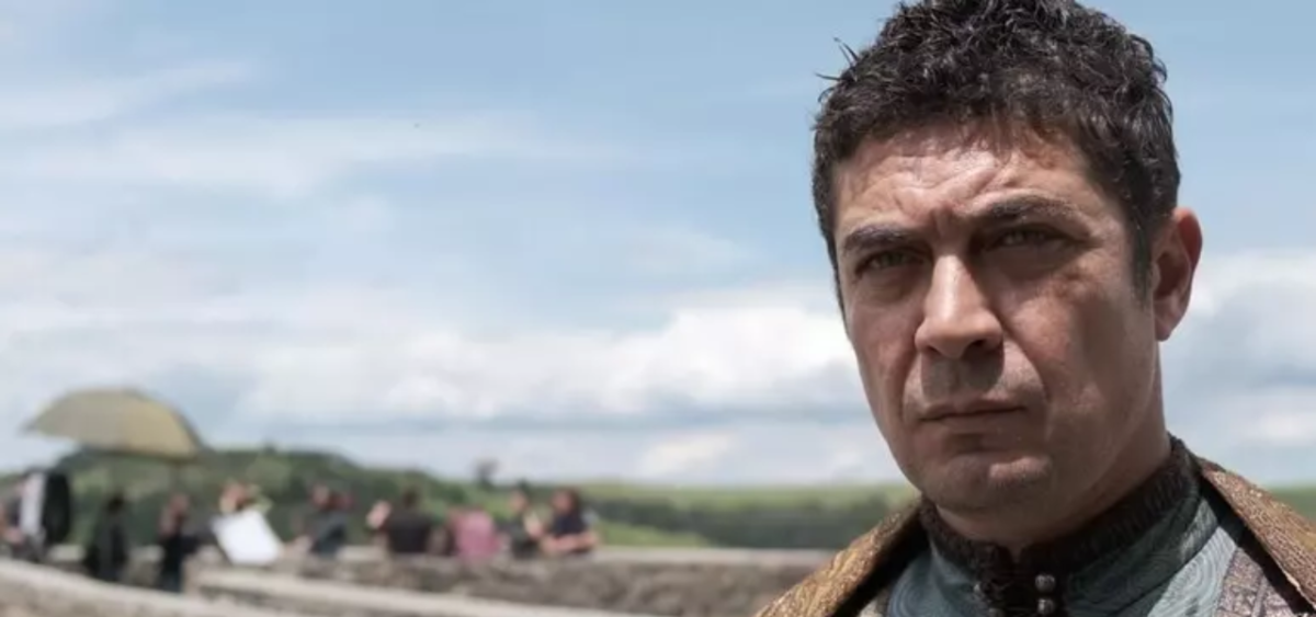 Riccardo Scamarcio è Federico II sul set de "La Meraviglia del Mondo" | Puglia.com
