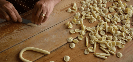 Orecchiette nelle 'nchiosce: a Grottaglie torna la festa dei sapori | Puglia.com